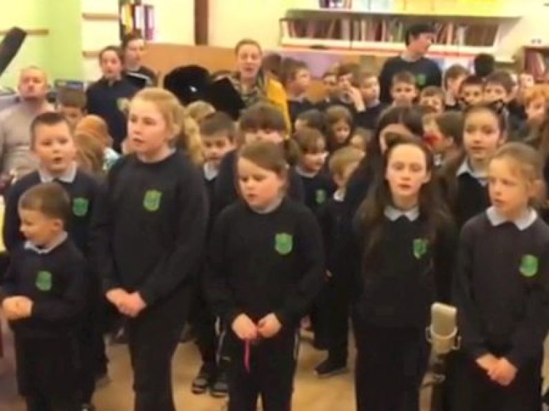 VIDEO: Kerry schoolkids perform all your fave tracks in five minutes