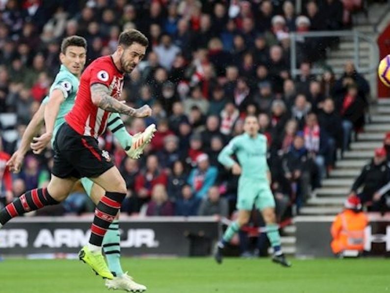 Shane Long helps Southampton end Arsenal's 22-game unbeaten run