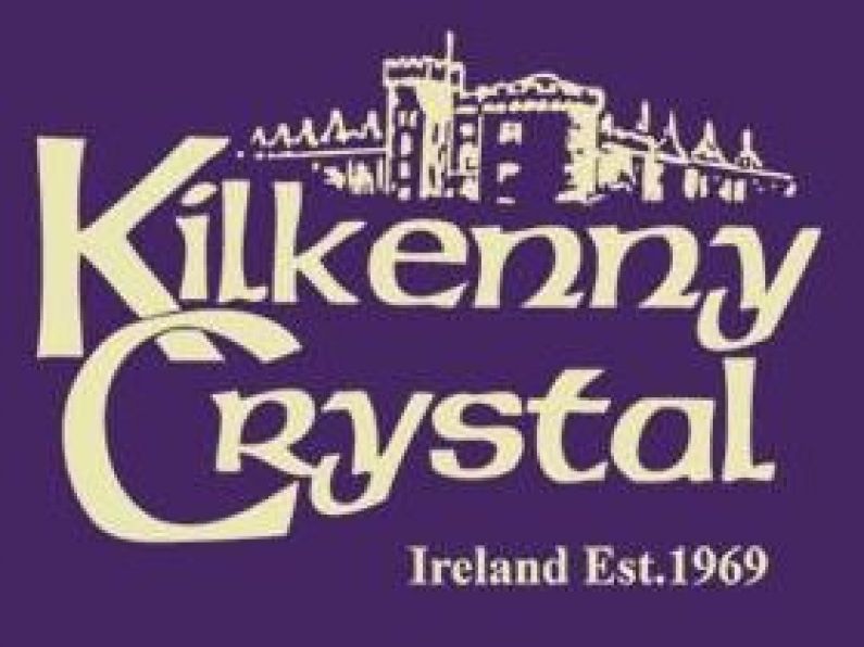 Taoiseach presents Kilkenny Crystal bowl with shamrock to Donald Trump