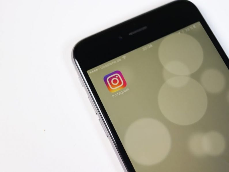 Instagram fails to remove disturbing images a month after promising to remove self-harm content
