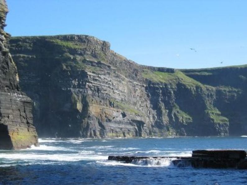 Student dies after falling from Cliffs of Moher while taking selfie