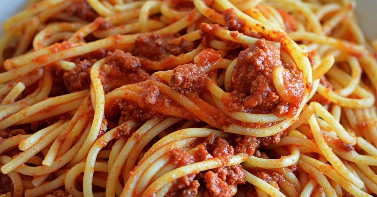 Student dies after eating leftover pasta 