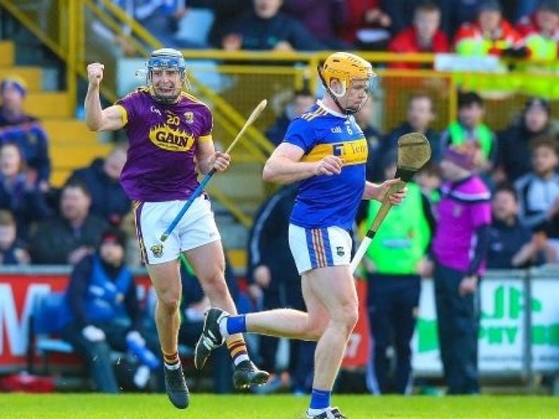 Injury time point gives Wexford win over 14-man Tipp