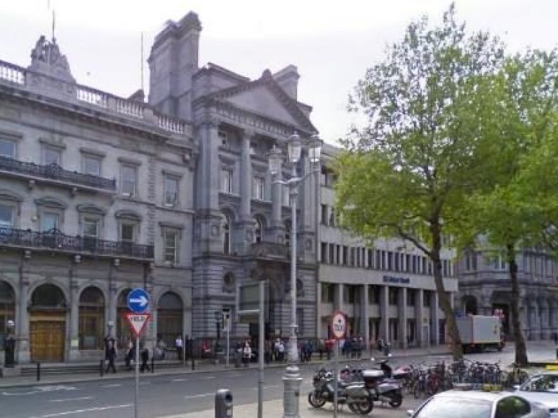 Mixed reaction to College Green's pedestrian-only day