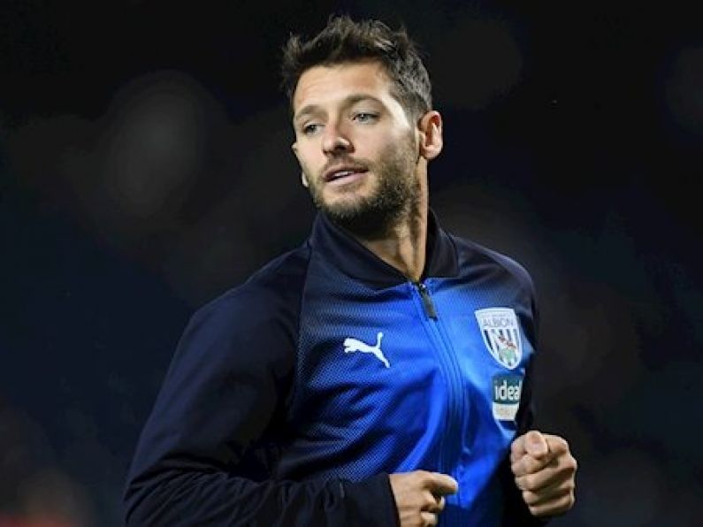 Wes Hoolahan turns down Cambridge deal for 'overseas opportunity'
