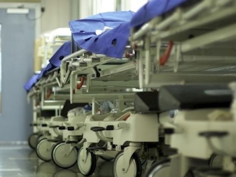 525 patients waiting on beds across the country