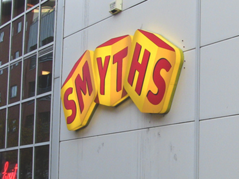 "Carnage" at Symths across the country as people panic buy for Christmas