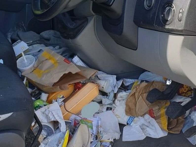 UK Police fine driver over messy car