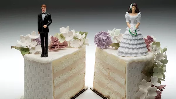 Ex-Red Rock star organises 'trendy' divorce parties where brides burn their wedding dress