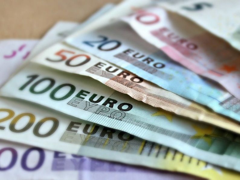 Two new MEPs have been paid nearly €225,000 euro in retirement lump-sums