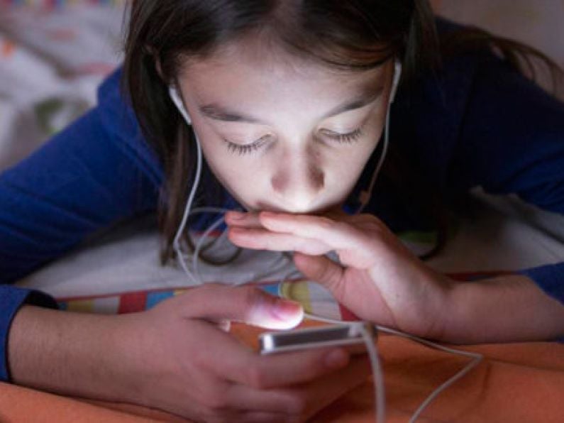 Social media linked to poor sleep among teens - study