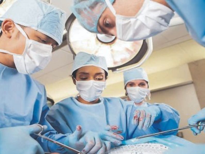 Doctors remove 7.4kg kidney from patient