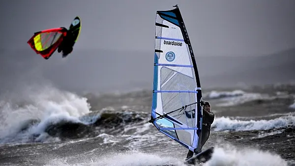 8 stormy pictures as Dennis the Menace blows through Ireland