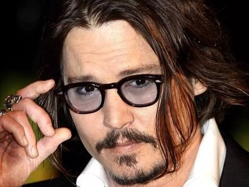 Johnny Depp delivers shock appearance at U.K concert