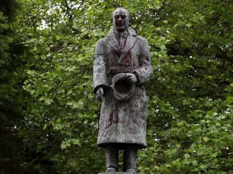 Fine Gael should examine its own past: Taoiseach criticised after comments on statue