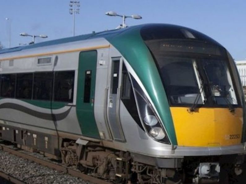 Senator calls for three-day taxsaver commuter ticket 'to reflect new working norm'