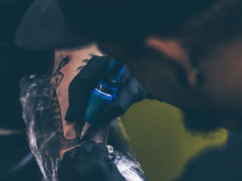 Scientists develop nanotech tattoos that warn of UV rays