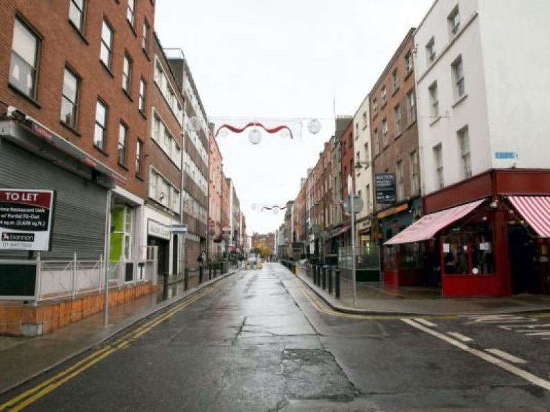 Dublin pub ‘furious’ at video of crowd reportedly drinking outside its doors