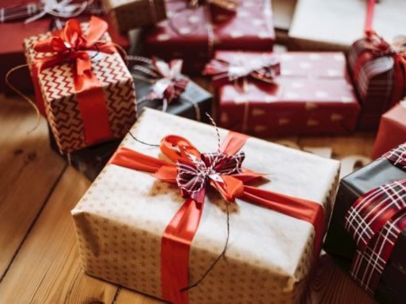Christmas will cost Irish households an average of €1,000, study finds