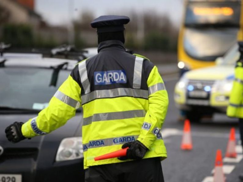 Almost 1,000 fines issued by gardaí for breaches of Level 5 travel limits