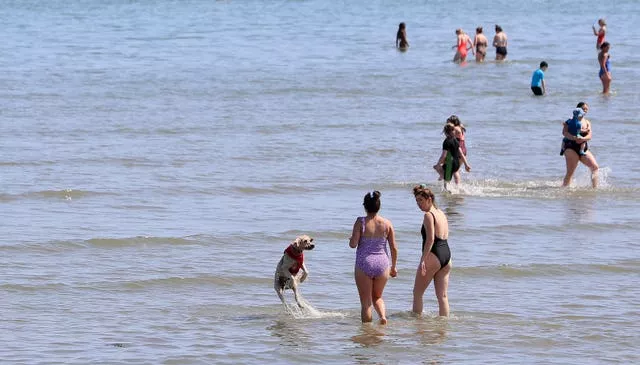 High temperature warning extended as heatwave continues