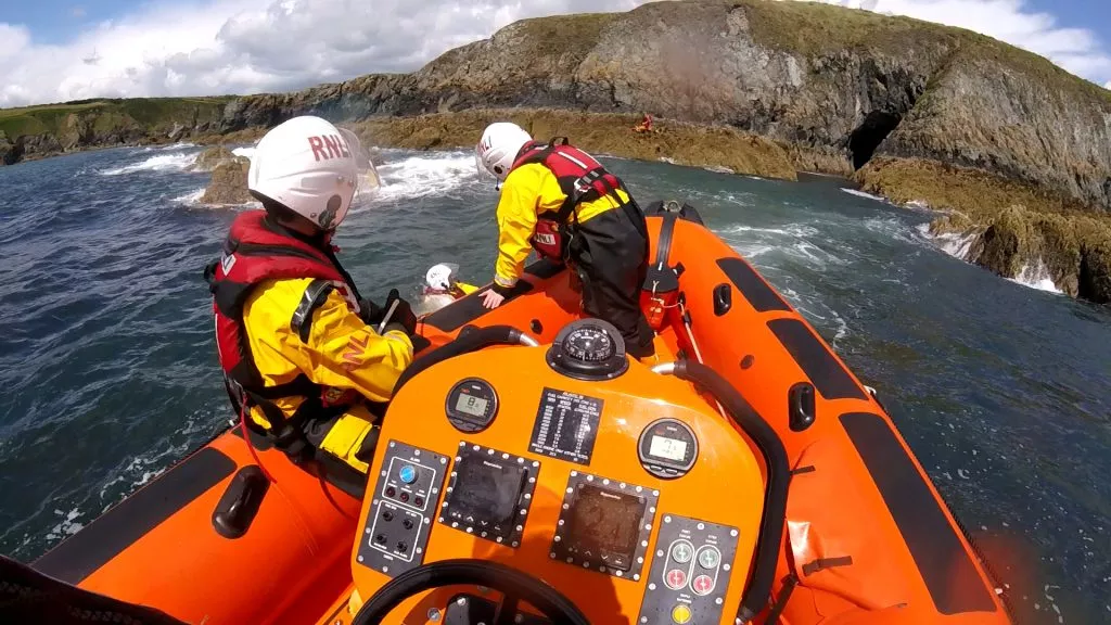 Three kayakers rescued from rocks on Co Waterford coast