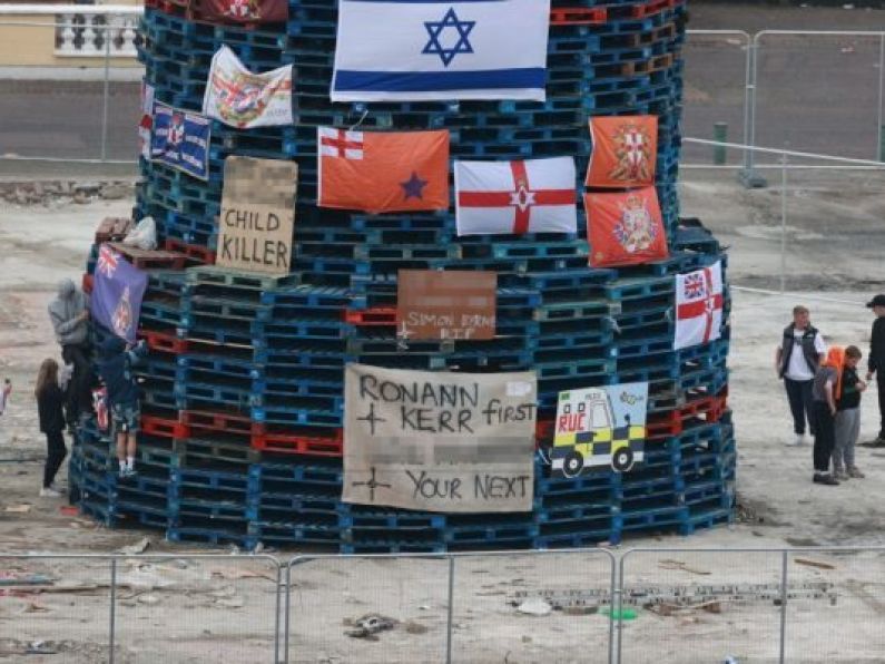 Name of murdered police officer displayed on republican bonfire