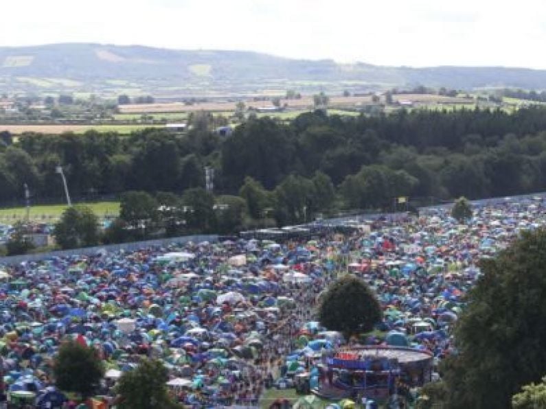 Electric picnic set for heavy rainfall