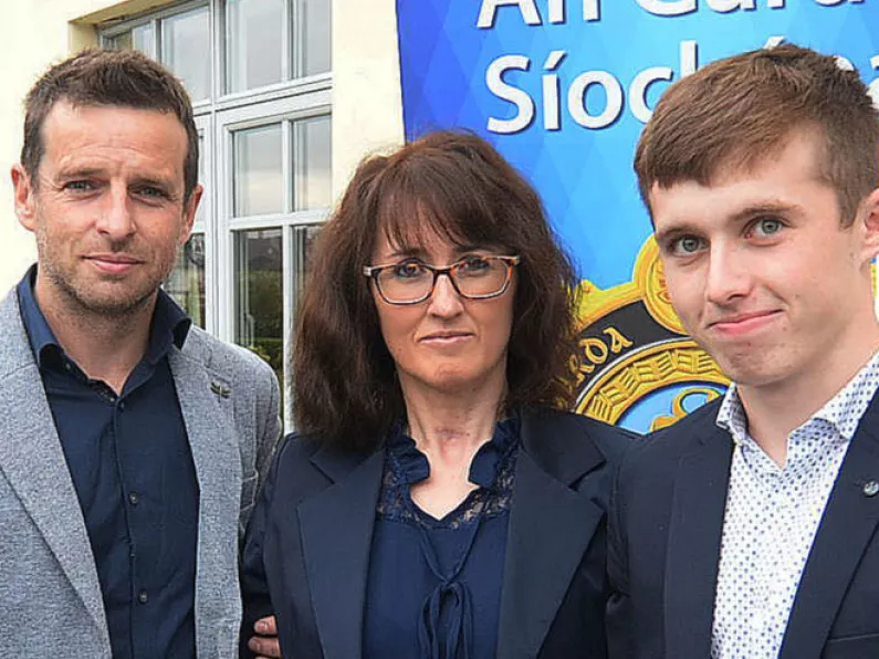 Teenager whose quick thinking saved his mother's life hailed a hero by gardaí