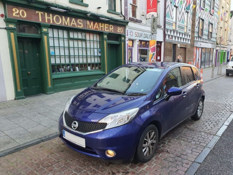 Gardaí fine driver for parking in disabled bay outside iconic Waterford pub