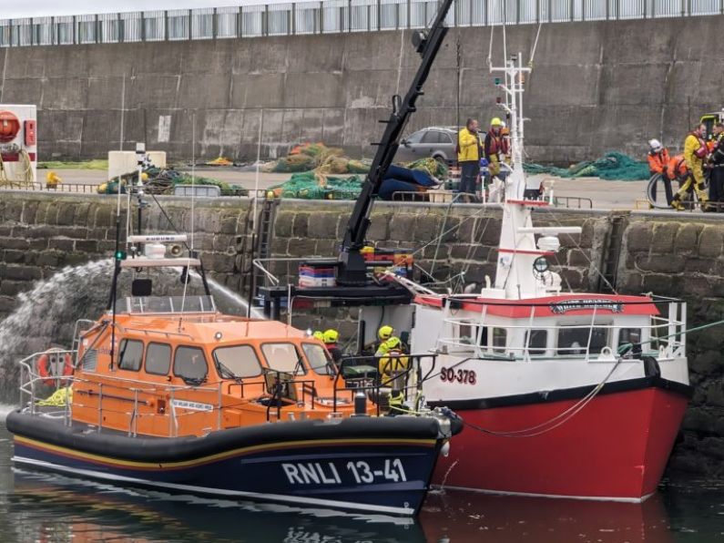 Dunmore East RNLI volunteer crew leads multi-agency rescue of 3 fishermen
