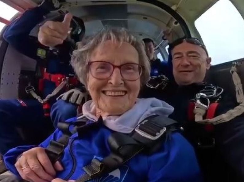 92-year-old Kilkenny woman jumps 15,000 feet from plane | Beat102103.com