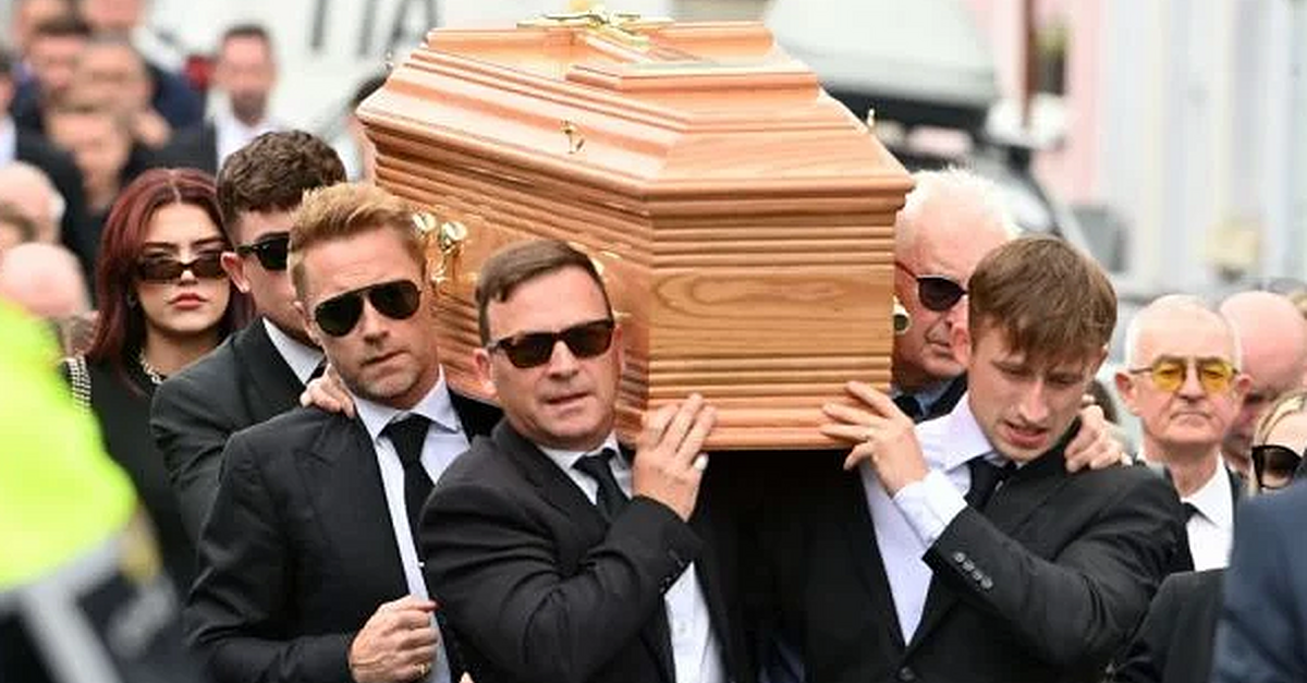 Ronan Keating performs heartfelt musical tribute at his brother's funeral - Vimarsana News