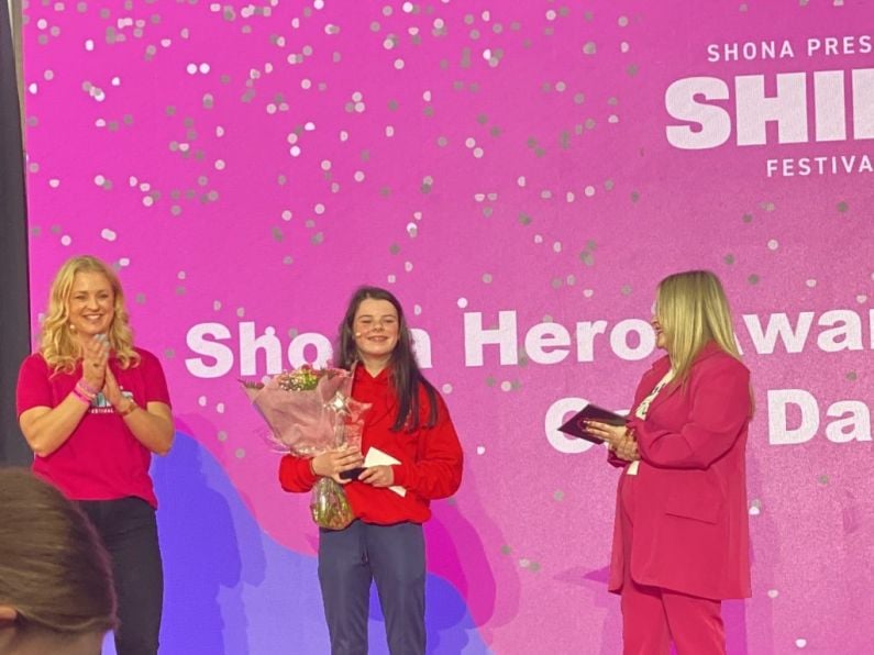 Cara Darmody accepts first ever Shona Hero Award