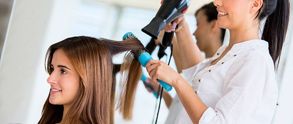 How Much Do Hairdressers Make Per Year