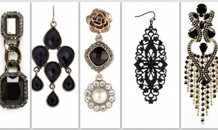Statement Earrings: Add Glamour To Your Outfit In Seconds!