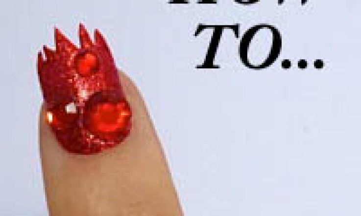 Beaut.ie How To: DIY GaGa's Christmas Nails