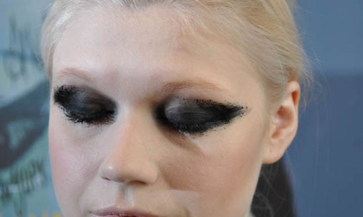 Mac Masterclass: Recreate a Painterly Smokey Eye with Pablo Rodriguez from The Stephane Rolland Couture Show