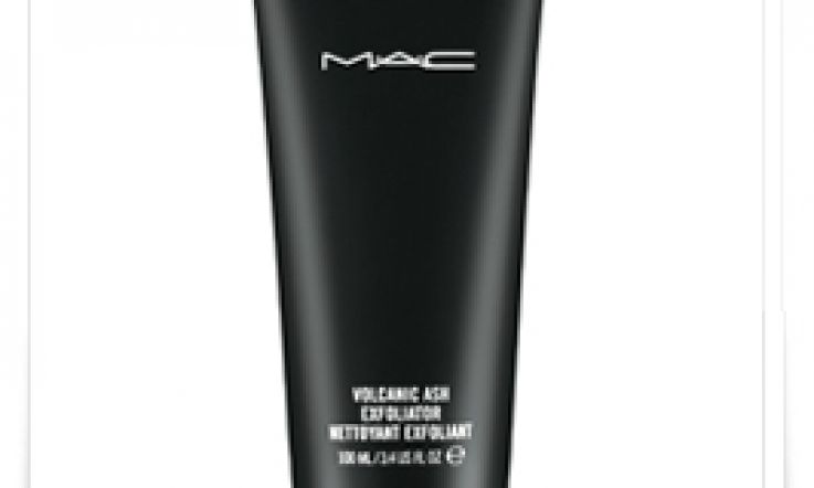 Back to Black with Mac Mineralize Volcanic Ash exfoliator: review and pics