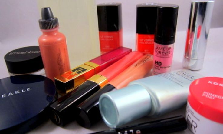Inside My Stash: My Holiday Make-Up Bag