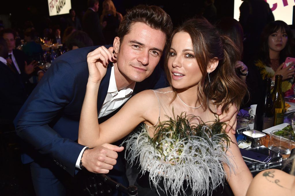 Actors Orlando Bloom (L) and Kate Beckinsale onstage attend the 2017 Film Independent Spirit Awards at the Santa Monica Pier on February 25, 2017 in Santa Monica, California.  (Photo by Alberto E. Rodriguez/Getty Images for Film Independent)