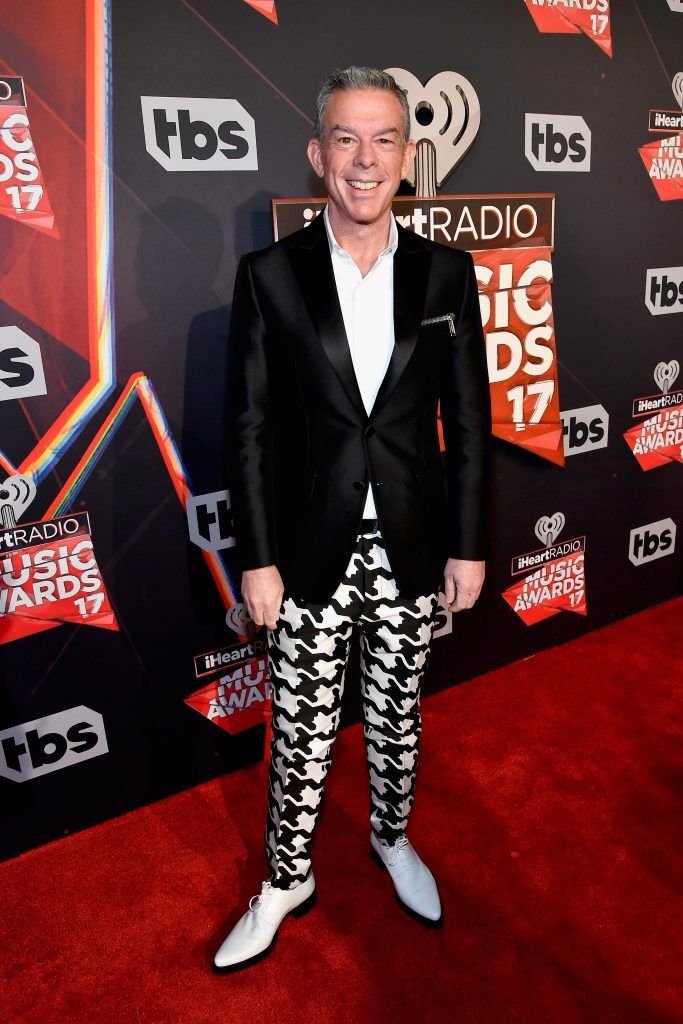 Radio personality Elvis Duran attends the 2017 iHeartRadio Music Awards which broadcast live on Turner's TBS, TNT, and truTV at The Forum on March 5, 2017 in Inglewood, California.  (Photo by Frazer Harrison/Getty Images for iHeartMedia)