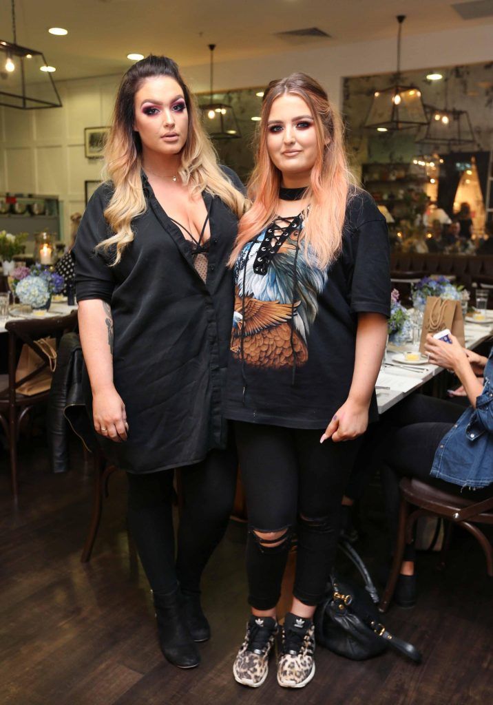 Pictured at the Kiehls and Arnotts supper launch event of Midnight Recovery Botanical Cleansing Oil held at Clodagh's Kitchen were (LtoR) Bella Carr and Gemma Leigh. The highly anticipated launch of Midnight Recovery Botanical Cleansing Oil takes place from March 19th. Photo: Sasko Lazarov/Photocall Ireland