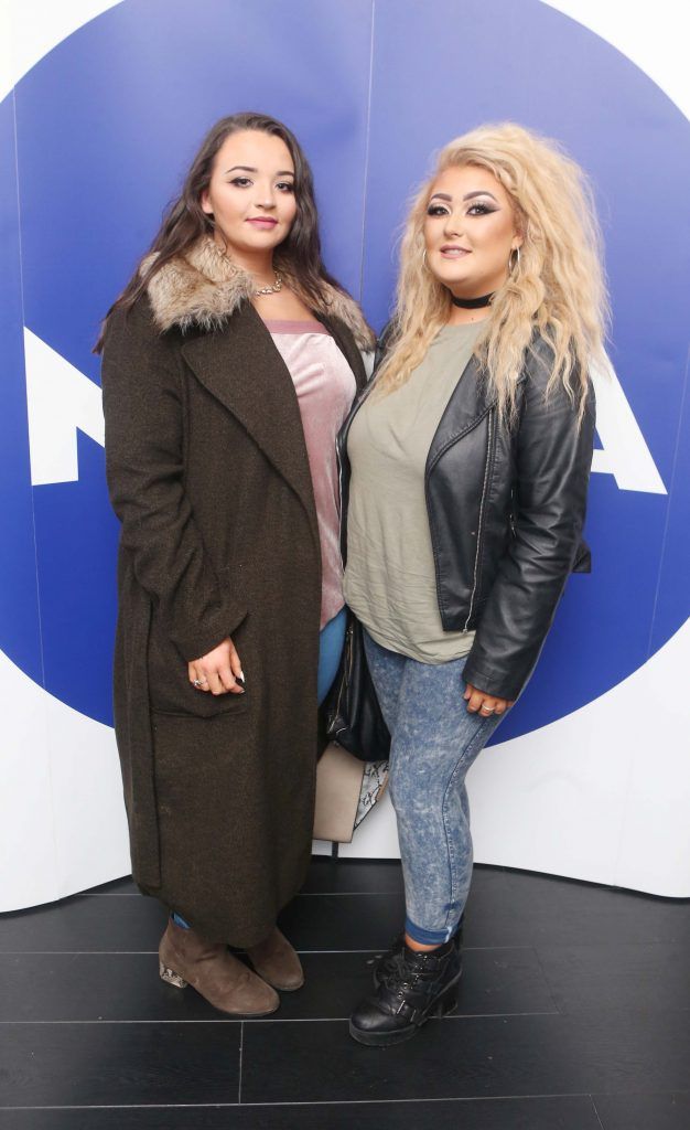 Kayleigh Penkert and Lisa Murphy pictured as The Nivea Cleansing Blue Room hosted Lauren Murphy, The Voice UK & celebrity make-up artist as well as Dramatic Mac and the NIVEA skincare and MUA team. The event took place in Dylan Bradshaw on South William Street 2. Photo: Leon Farrell/Photocall Ireland.
