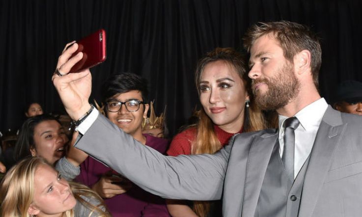 Chris Hemsworth's kids watching him on TV at the Golden Globes is the cutest