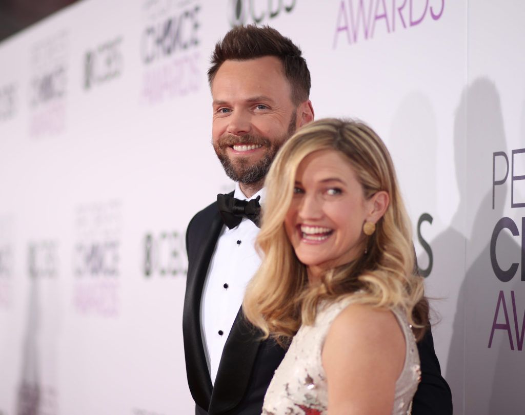 LOS ANGELES, CA - JANUARY 18:  Host Joel McHale (L) and Sarah Williams attend the People's Choice Awards 2017 at Microsoft Theater on January 18, 2017 in Los Angeles, California.  (Photo by Christopher Polk/Getty Images for People's Choice Awards)