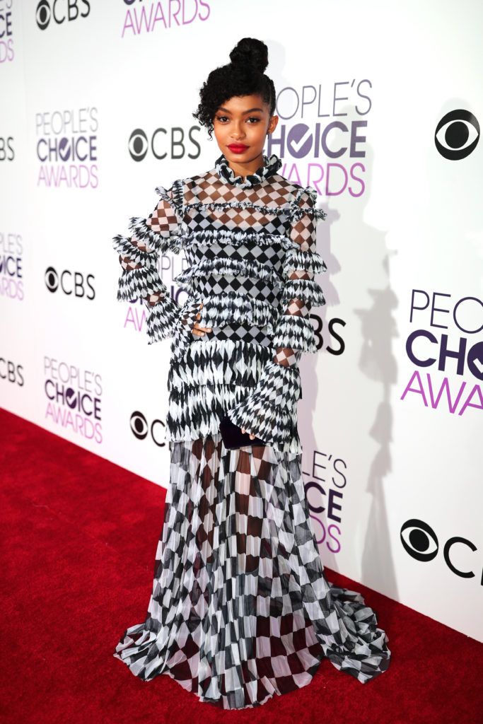 LOS ANGELES, CA - JANUARY 18:  Actress Yara Shahidi attends the People's Choice Awards 2017 at Microsoft Theater on January 18, 2017 in Los Angeles, California.  (Photo by Christopher Polk/Getty Images for People's Choice Awards)