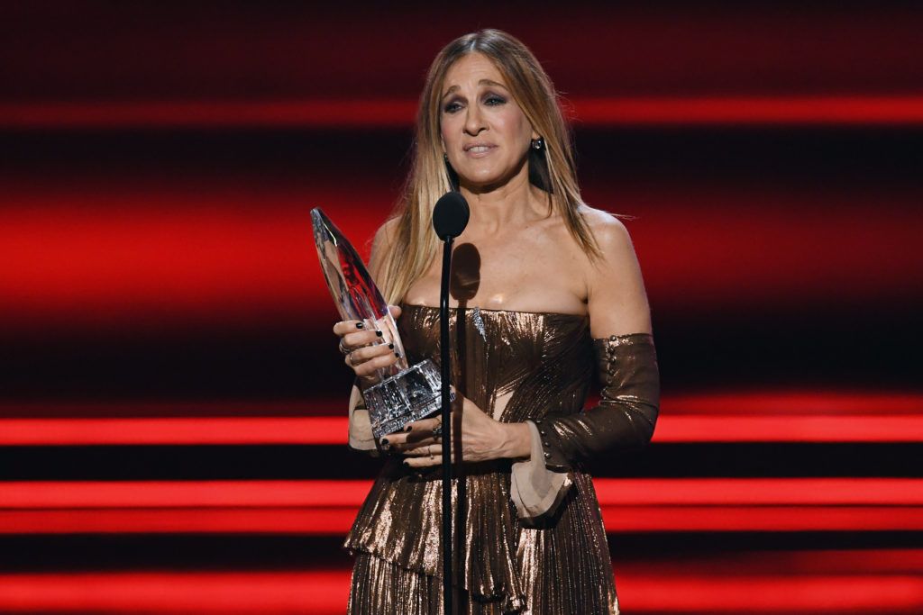 LOS ANGELES, CA - JANUARY 18:  Actress Sarah Jessica Parker accepts Favorite Premium Series Actress for 'Divorce' onstage during the People's Choice Awards 2017 at Microsoft Theater on January 18, 2017 in Los Angeles, California.  (Photo by Kevin Winter/Getty Images)