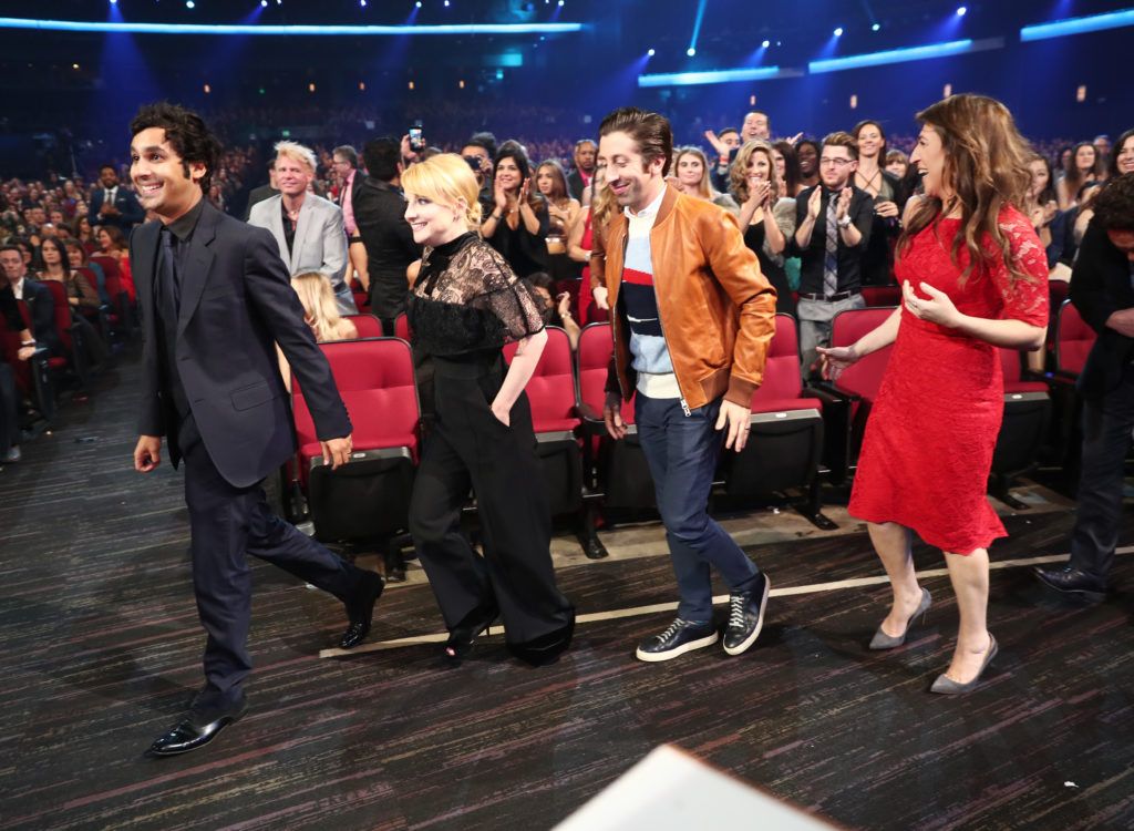 LOS ANGELES, CA - JANUARY 18:  (L-R) Actors Kunal Nayyar, Melissa Rauch, Simon Helberg, Mayim Bialik, and Johnny Galecki attend the People's Choice Awards 2017 at Microsoft Theater on January 18, 2017 in Los Angeles, California.  (Photo by Christopher Polk/Getty Images for People's Choice Awards)