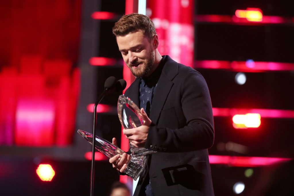 LOS ANGELES, CA - JANUARY 18:  Recording artist/actor Justin Timberlake accepts Favorite Male Singer and Favorite Song for 'Can't Stop the Feeling!' onstage during the People's Choice Awards 2017 at Microsoft Theater on January 18, 2017 in Los Angeles, California.  (Photo by Christopher Polk/Getty Images for People's Choice Awards)
